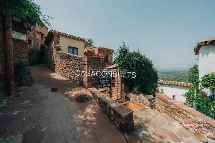 Foto c967b78e-d62a-4735-94df-622cfbf42026. Casa amb xemeneia calefacció a Vilafamés