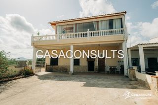 Rez-de-chaussée à Cabanes