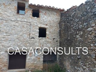 Mas à Albocàsser. Nw725 – masia para reformar