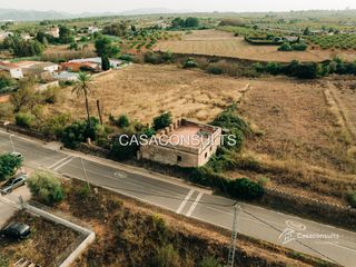 Masia a Benlloc. Nw901- solar urbano con gran proyección en la entrada de benlloc