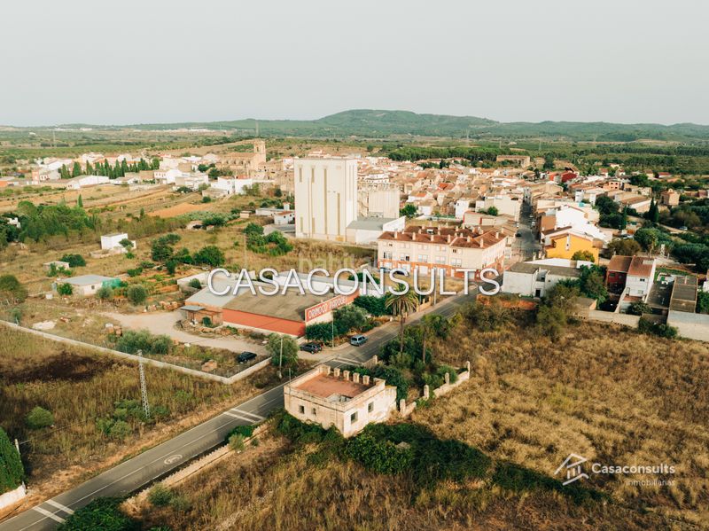 Foto bbe861d2-ad90-4b0e-9e17-12590389398e. Masia amb aparcament a Benlloc