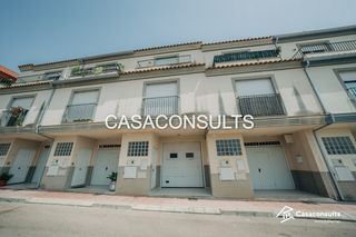 Casa adossada  Carrer la s�nia. Nw951 � adosado luminoso con terraza y garaje