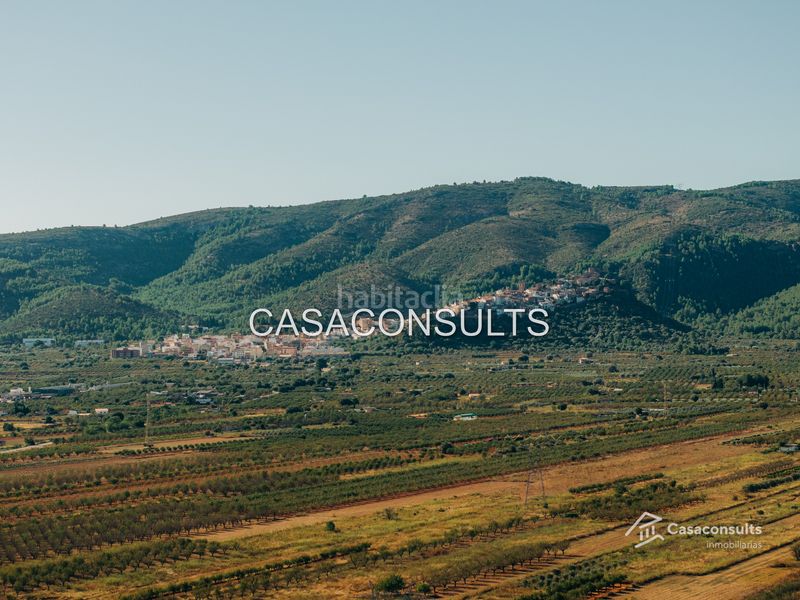 Foto 5ea46a94-5822-4fe1-aafd-4158ddb03120. Masia amb xemeneia aparcament a Vall d´Alba