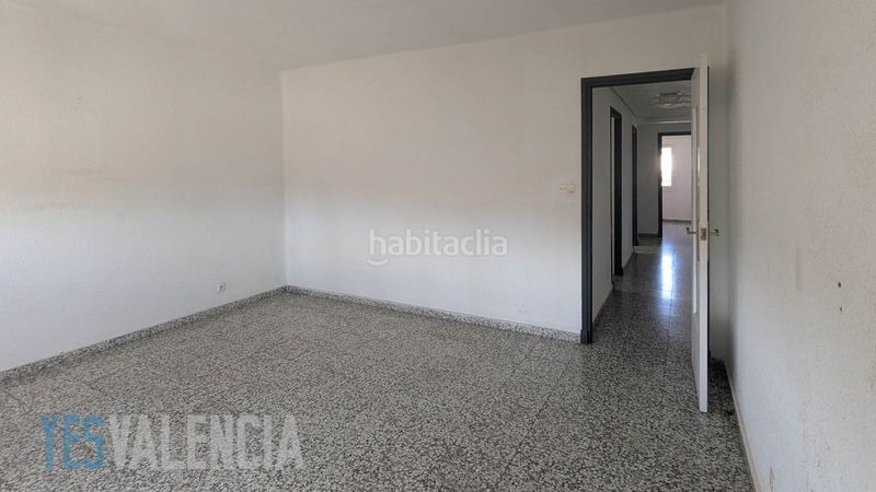 Foto bbd60d30-7613-4aa7-9c8f-3c8f706ee458. Àtic a Ayuntamiento - El Salvador Godella