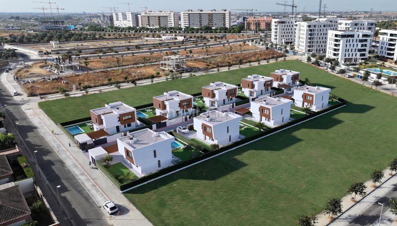 Foto b0e9b518-2239-4f97-a385-578509232138. Promoció VILLAS DE ENTREQUINTOS a Montequinto. Habitatges d´obra nova