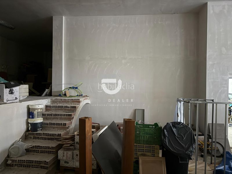 Foto bcd1af18-5161-4d95-9be1-dc9c3e0c6c8b. Local comercial a Miramar