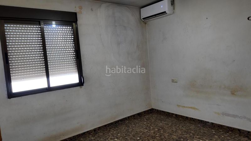 Foto d6e9c8d7-9ad1-42e0-b1e8-406ebf72c3e8. Pis a Oliva pueblo Oliva