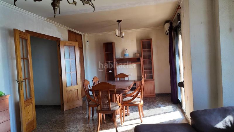 Foto f639d161-aeb8-4e00-91cc-94a9225d2842. Pis a Oliva pueblo Oliva