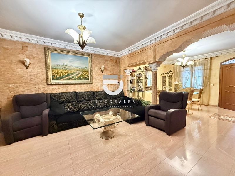 Foto 499c4f34-3a12-4466-8309-ea3a99f8874d. Chalet casa en Oliva pueblo Oliva