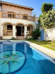 Xalet a Oliva Pueblo. Casa en oliva
