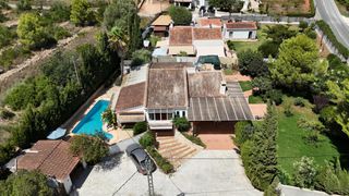 Chalet  Del poble nou de benitatx. Espectacular chalet con piscina y gran parcela de 1.588 m2 en be