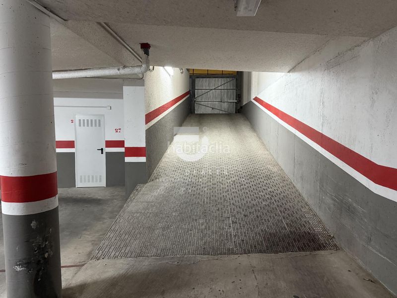 Foto 73e3f3ee-2f52-42ac-9a27-c567532641dc. Aparcament cotxe a El Real de Gandia