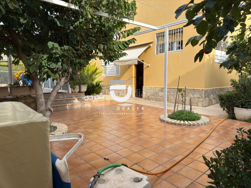 Foto 6fb8d5fe-0d06-4c83-9b3f-b4552cbfd906. Chalet casa independiente en Oliva pueblo Oliva