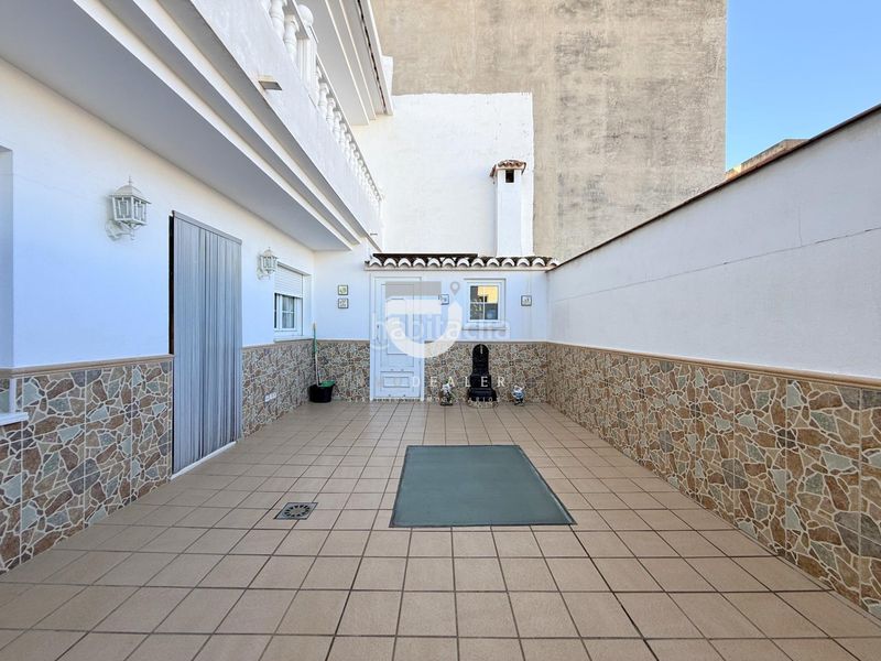 Foto a472f915-3eb1-47ed-a863-49c6031bc7ba. Casa amb calefacció aparcament a Plaza Elíptica - República Argentina Gandia