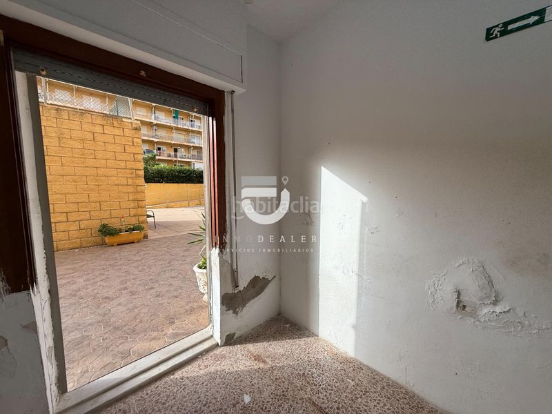 Foto f2fa03a1-ba03-4a1a-8364-34a2fc578055. Local comercial a Miramar