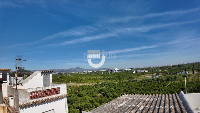 Foto d5fc5907-f50f-4e7e-8d2f-e9d8c9f690ea. Casa a Oliva pueblo Oliva