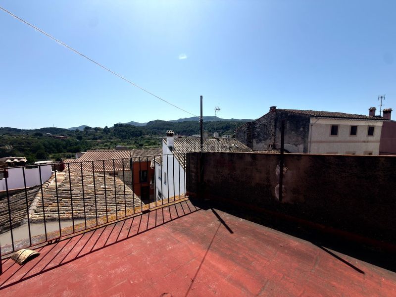 Foto 157b0172-dafd-4011-a126-1b51105c06a3. Casa a Castelló de Rugat