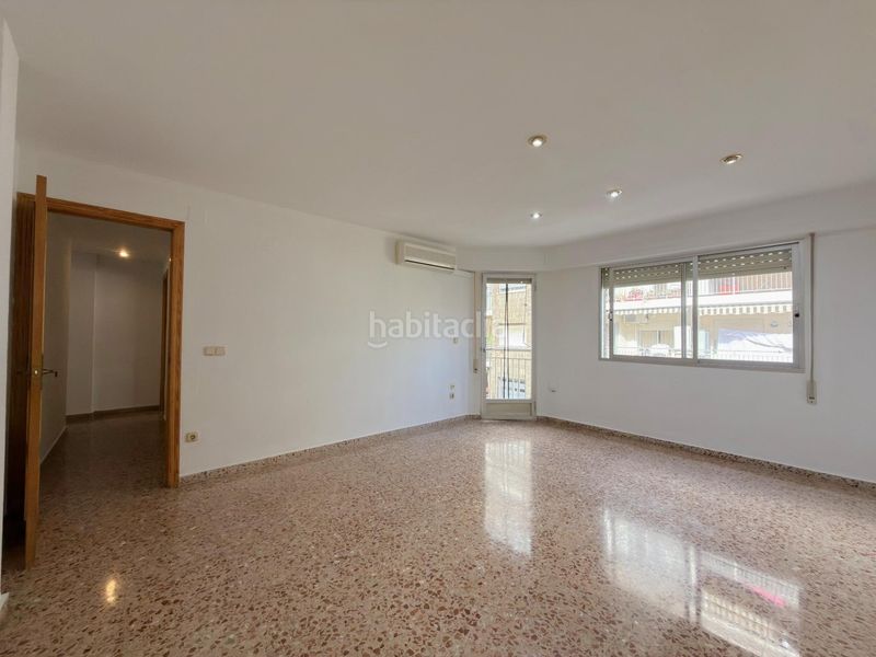 Foto 3ce66622-7235-4476-9949-e60900624977. Pis a Corea Gandia