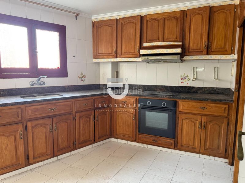 Foto 7fd4e4ef-418b-42e4-b3b6-8c2873697f19. Edificio  en Tavernes de la Valldigna