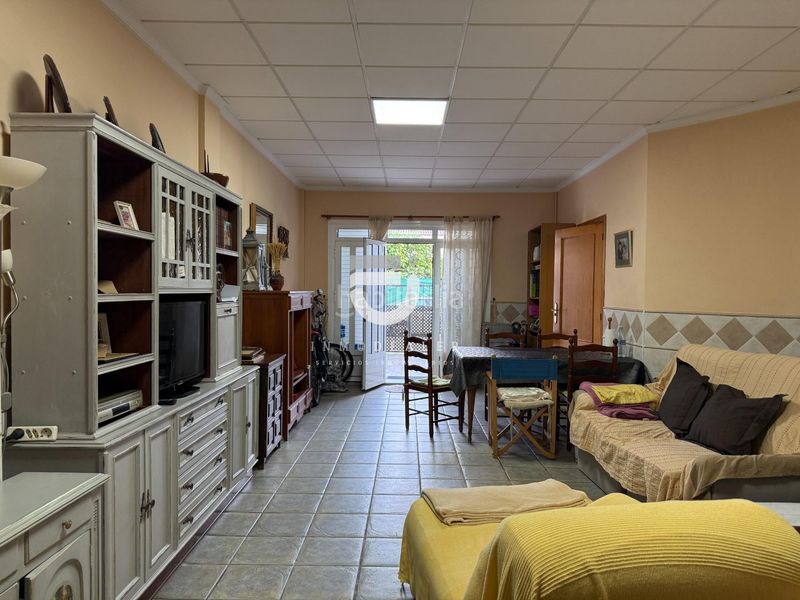 Foto b56dcd61-9240-4967-aaa0-153555397392. Casa adossada a Daimús