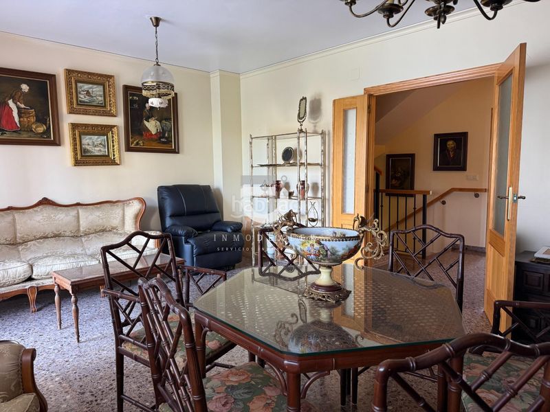 Foto efc5cd43-e82d-4166-8639-dd40266fff1a. Casa adossada a Daimús