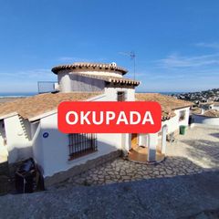 Casa  Geranios. Casa independiente okupada en pego
