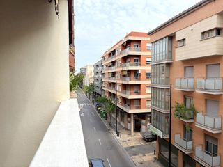Etagenwohnung  Sant vicent ferrer. Amplia vivienda en el coraz�n de gand�a  zona prado