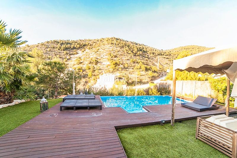 Foto 276d881c-dcbc-4760-8a6d-4a2c6bc1c8aa. Xalet amb calefacció aparcament piscina a Levantina - Montgavina - Quintmar Sitges