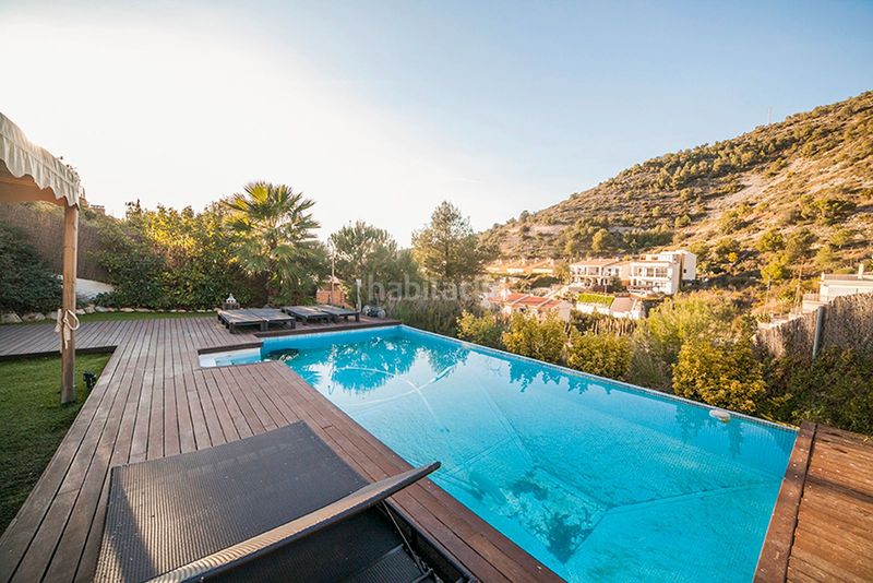 Foto 4394ab22-4afa-4f6e-ac49-de417c80197d. Xalet amb calefacció aparcament piscina a Levantina - Montgavina - Quintmar Sitges