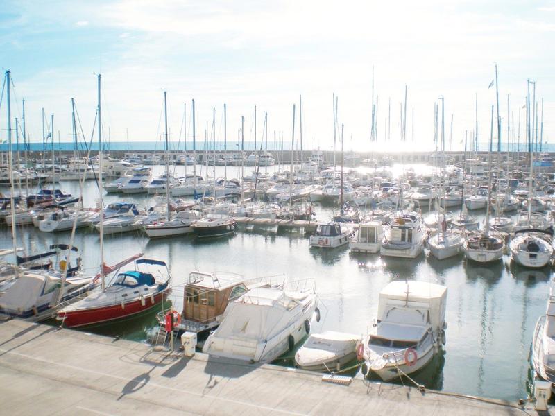 Foto 4c014cdb-698c-4bcb-91da-93426b2a803c. Alquiler apartamento en zona de acceso privado y reformado en Castelldefels