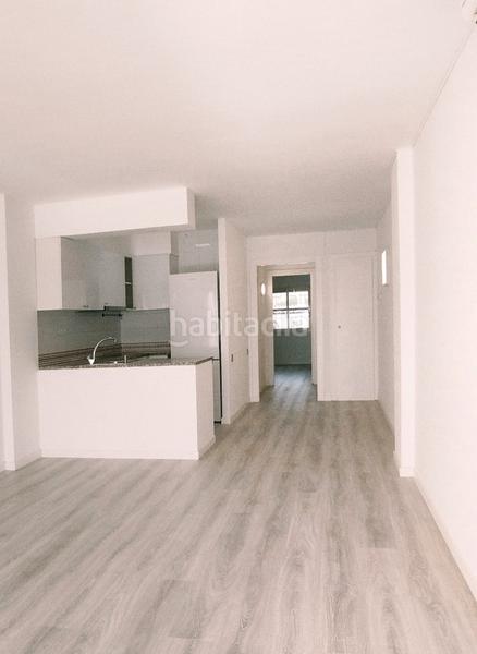 Foto d61caa39-03bb-4e80-a091-0fb0c3ee3062. Alquiler apartamento en zona de acceso privado y reformado en Castelldefels