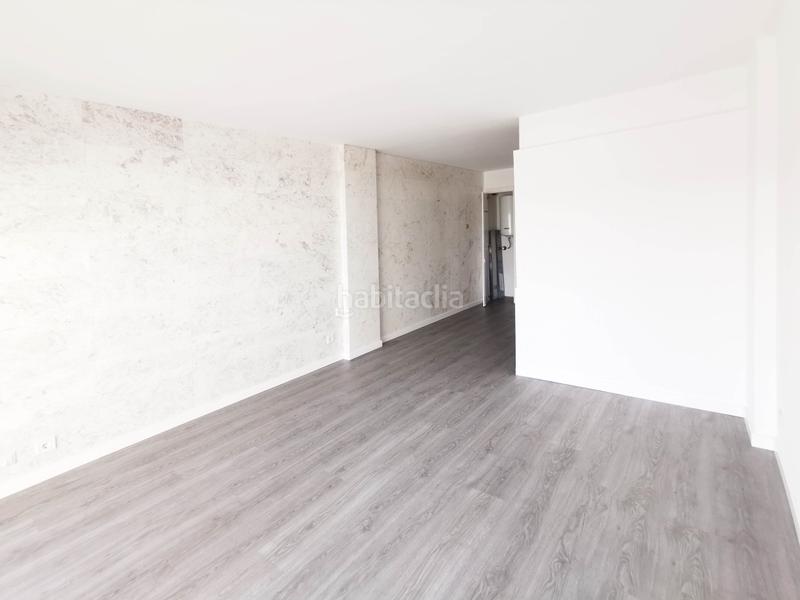 Foto 8dbaf530-b47e-4706-a4df-d5de2e2b0778. Rent apartment with heating parking pool in Baixador Castelldefels