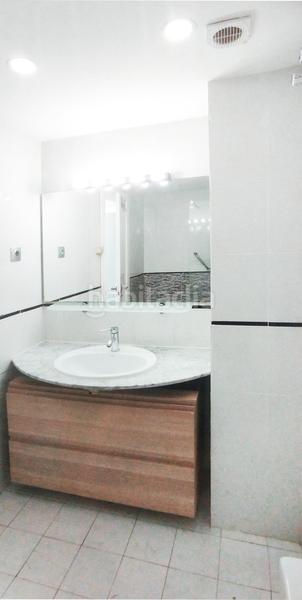 Foto f7250031-5aab-4df5-a170-07ef81a8db6a. Rent apartment with heating parking pool in Baixador Castelldefels