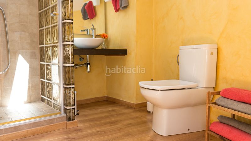 Foto ca8c7e56-339a-46ca-a779-f0e4f8cbe71c. Masia amb calefacció aparcament a Passanant