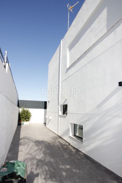 Foto b2142fe7-9ad2-458a-8485-a3ad57bad90b. Xalet amb xemeneia calefacció aparcament piscina a Bétera