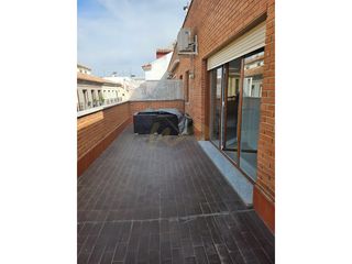 Rent Flat  Calle espiritu santo. Ático en alquiler con terraza en malasaña