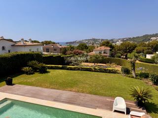 Xalet  Salvat papasseit. Casa y terreno con vistas al mar en sagaro
