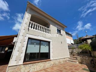 Xalet  Cal rei. Casa con piscina en el corazon de castell daro