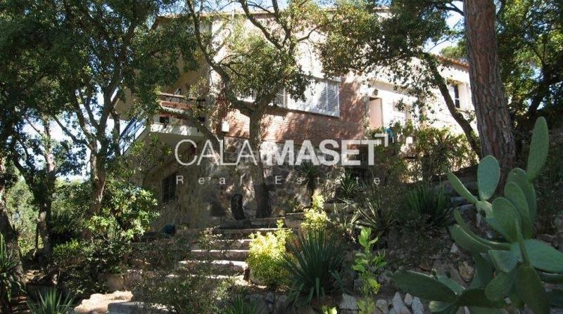 Foto c8e6e377-72c9-417a-a1e8-312e89cf2371. House with heating parking in Castell d´Aro