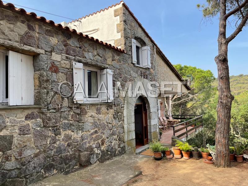 Foto cd0dea2f-010d-4ff8-89b3-28b7cd5a9054. House with heating parking in Castell d´Aro