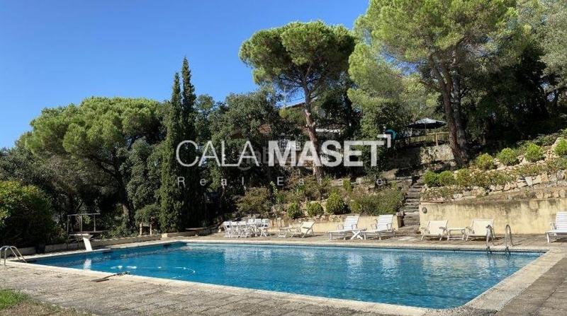 Foto cf66e022-5bdc-41b5-9e88-c32a3b087bf2. House with heating parking in Castell d´Aro