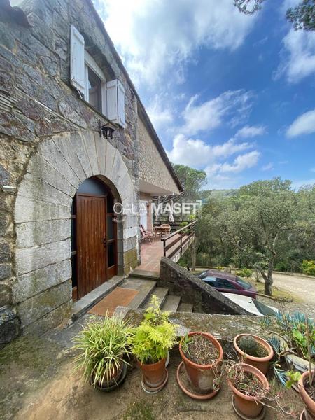 Foto eec04cac-b436-4a18-89ac-ab541cc8de3a. House with heating parking in Castell d´Aro