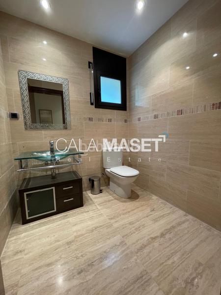 Foto 18dba939-b1c5-4039-adb2-f04043f9d7e4. Chalet preciosa en la prestigiosa urbanización mas nou! en Platja d´Aro