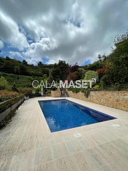 Foto 9ca4c487-e9ad-4066-b2f3-e534afc09ca8. Chalet preciosa en la prestigiosa urbanización mas nou! en Platja d´Aro