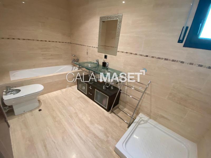 Foto a0889fec-ea60-480c-afb7-9f6125a707fc. Chalet preciosa en la prestigiosa urbanización mas nou! en Platja d´Aro