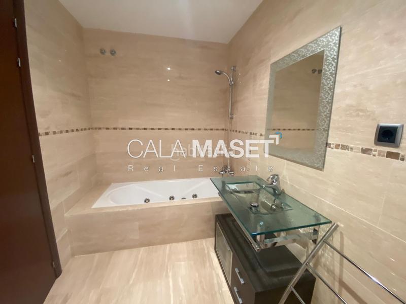 Foto f535438a-d46b-406a-8d86-f5a34229e91f. Chalet preciosa en la prestigiosa urbanización mas nou! en Platja d´Aro