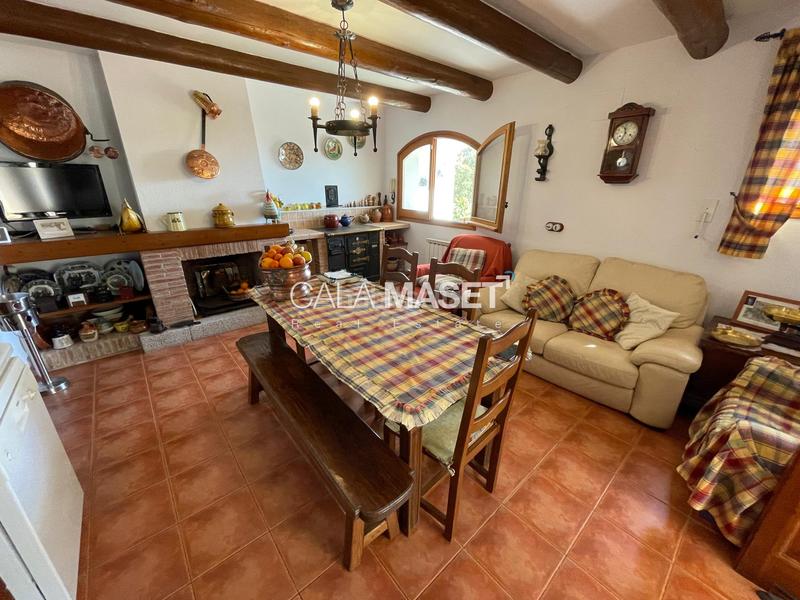 Foto c983b8c6-eb8c-45c6-ae08-f0302cee88fb. Chalet preciosa en les suredes, platja daro! en Urbanitzacions Platja d´Aro