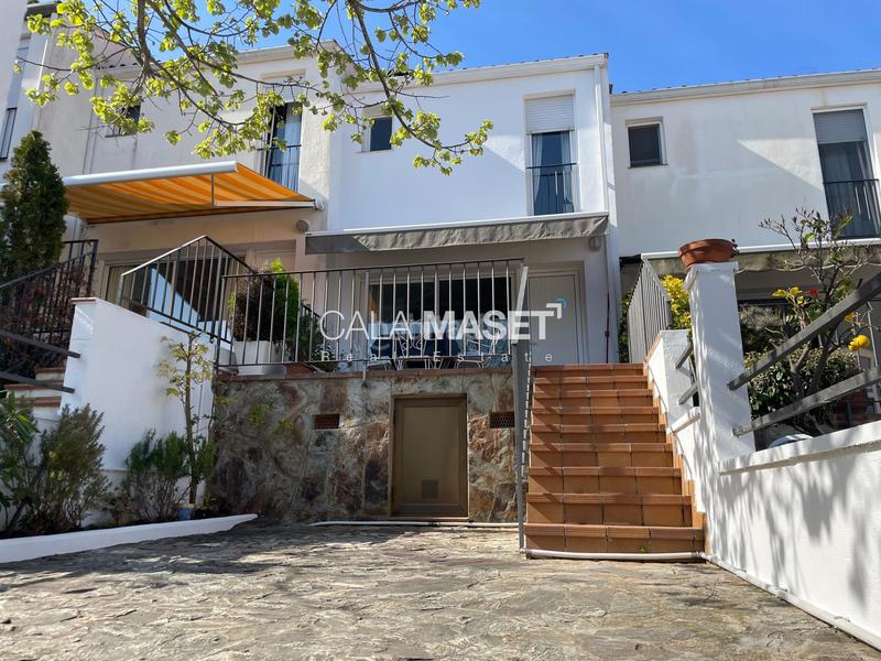 Foto 13b5fbc5-5f0b-47e0-8645-b73d16616b21. Casa adossada amb calefacció aparcament a Sant Pol Sant Feliu de Guíxols