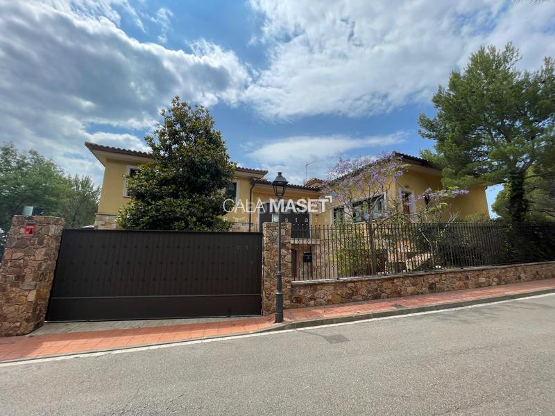 Foto be11c805-c02c-4bf8-8035-a2f83c67e5fd. Chalet con riscaldamento parcheggio in Puntabrava-Port Salvi Sant Feliu de Guíxols