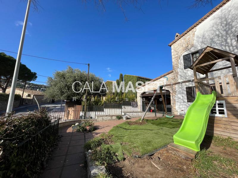 Foto ea1cd628-dcd7-44c5-b75e-53a3fa033a98. Xalet amb calefacció aparcament a Fenals Platja d´Aro